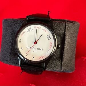 Vintage VP Art Black and White Office Time Watch